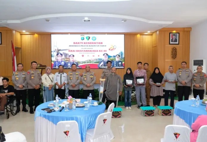 Polda Kaltim Gelar Bakti Kesehatan Gratis di Balikpapan, 13 Layanan Medis hingga Khitanan Massal untuk Ribuan Warga