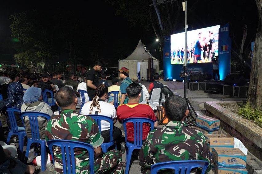 Nobar Piala Dunia 2026 di Tugu Keris Jambi: Ribuan Warga dan TNI Bersorak saat Spanyol Menang Dramatis 2-1 atas Belgia