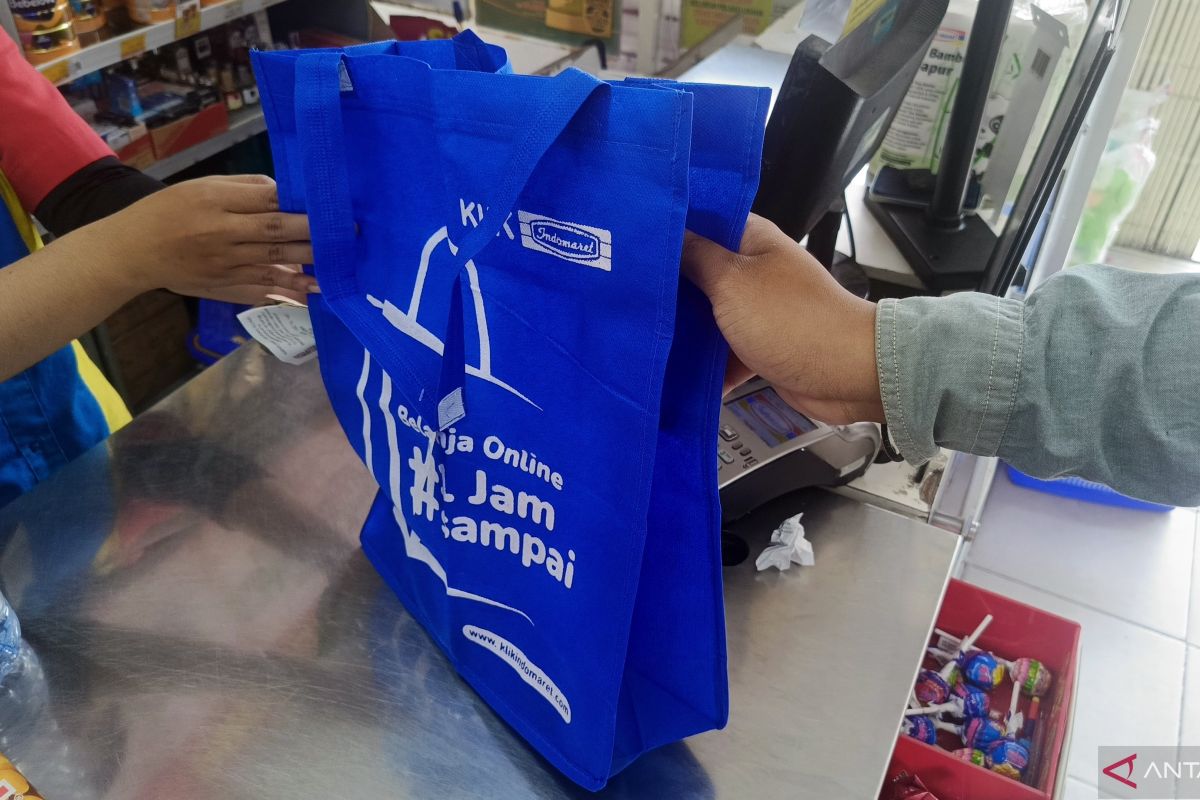 Harga Bahan Baku Plastik Naik, Pemkab Natuna Dorong Kantong Plastik Berbayar untuk Ringankan Pedagang