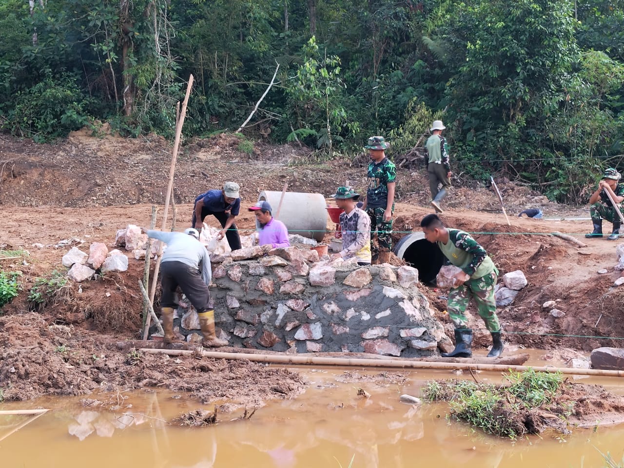 Di Balik Tebing Granit Lembah Harau, TMMD ke-129 Tembus Isolasi Dua Jorong dengan Jalan 2,7 Kilometer