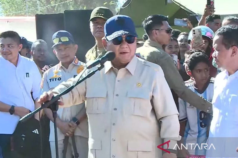 Presiden Prabowo Tinjau Langsung Pengungsi Gempa Nagekeo NTT, Pastikan Hunian Segera Dibangun Usai Kondisi Aman