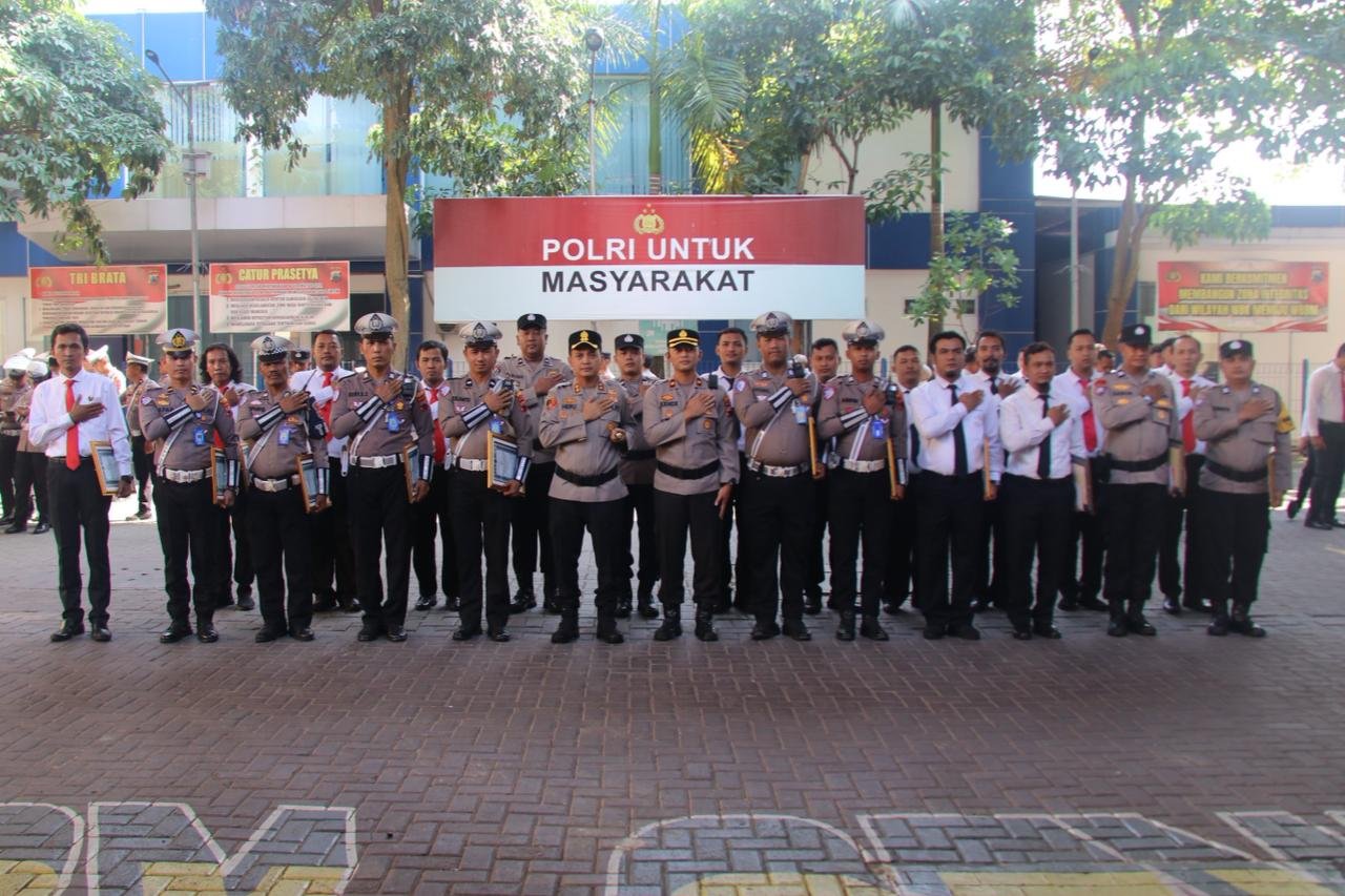 Kapolres Kudus Beri Penghargaan ke 22 Personel Berprestasi, dari Satlantas hingga Sihumas