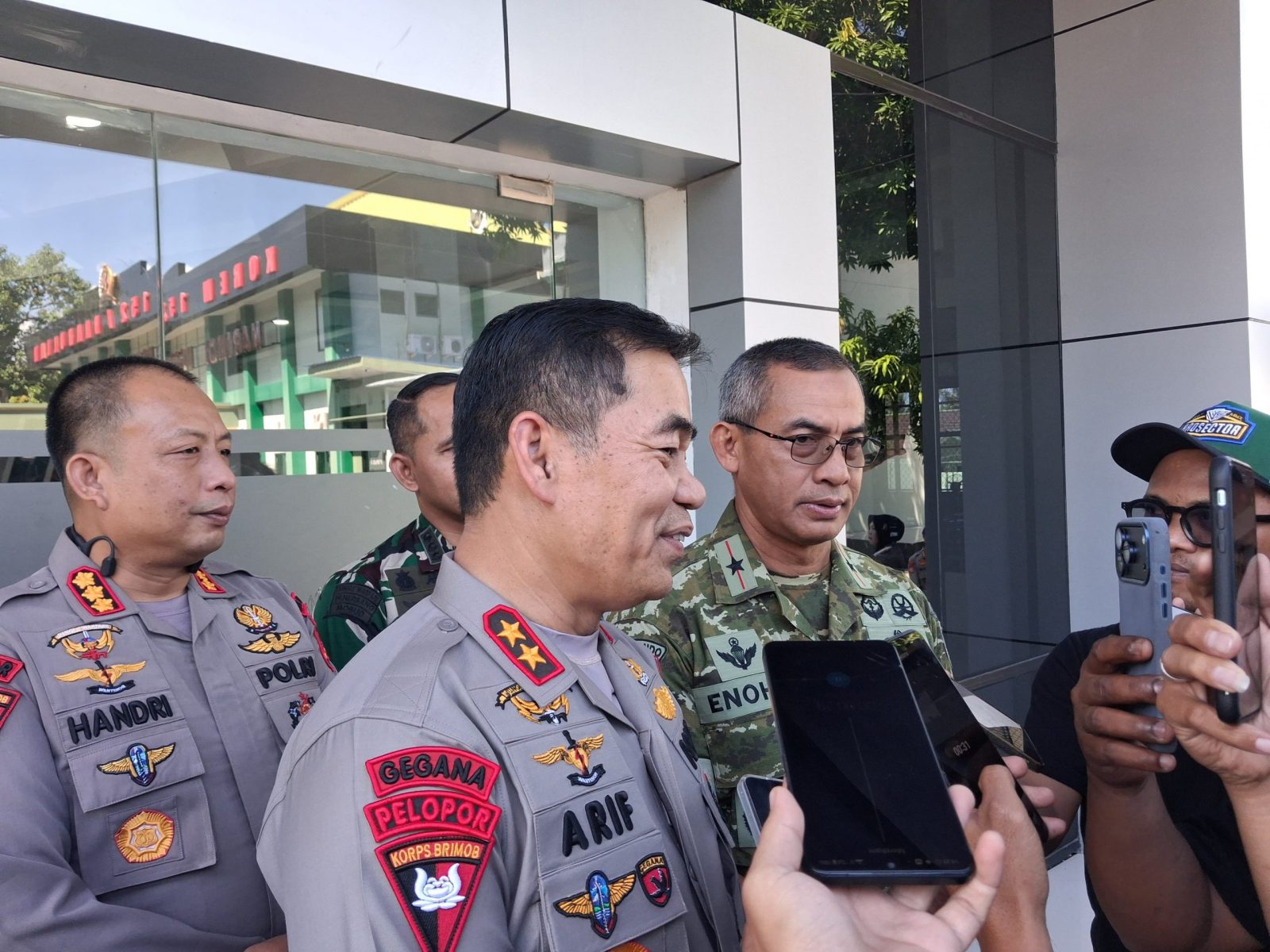 Perkuat Soliditas TNI-Polri, Kapolda Malut Silaturahmi ke Korem 152/Baabullah Ternate