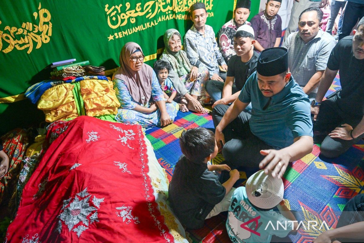 Gubernur Sumut Bobby Nasution Melayat Nelayan di Nias Selatan, Tawari Anak Sulung Kuliah Sambil Kerja di Medan
