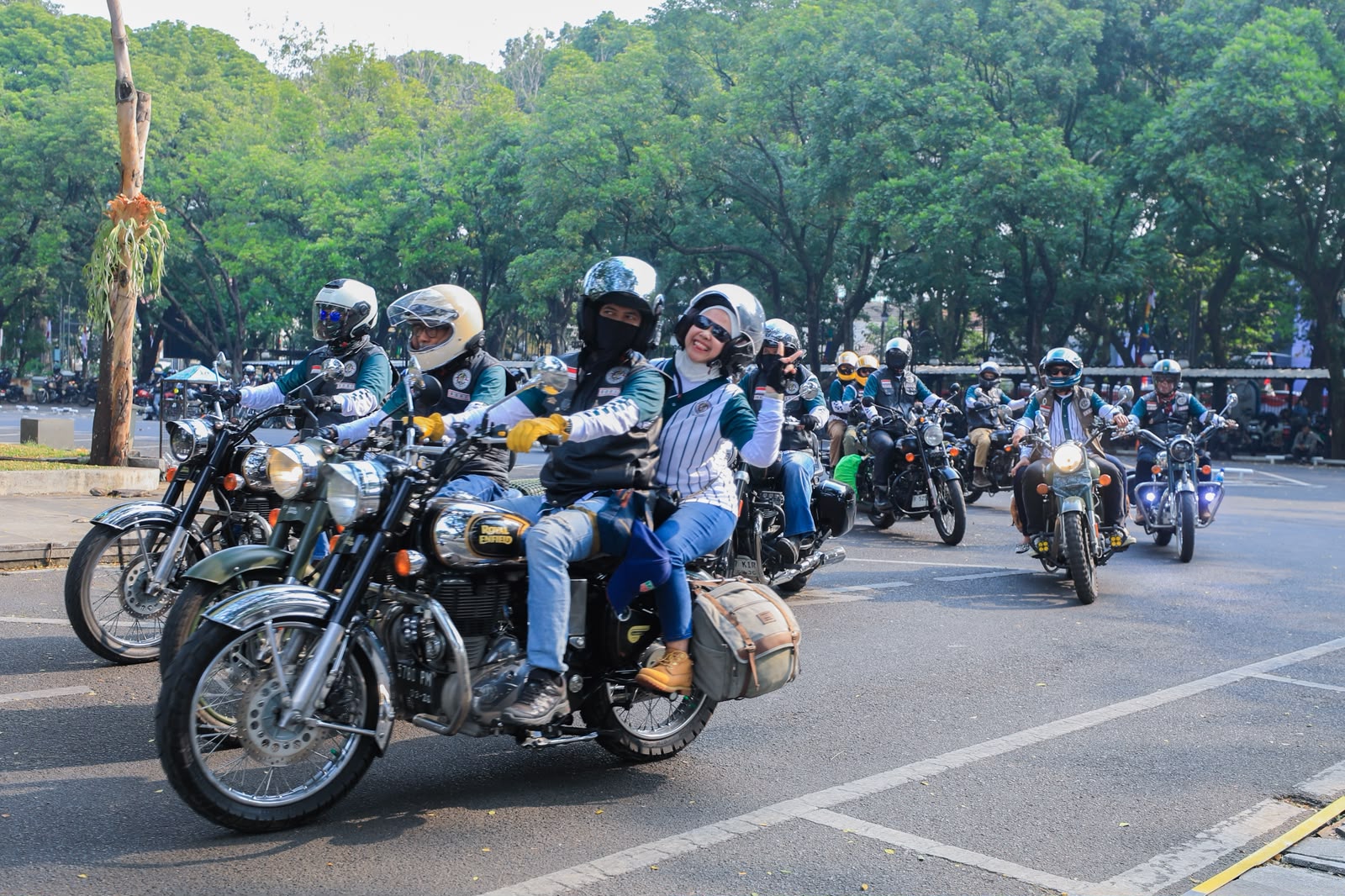 Wali Kota Bandung Farhan Lepas 400 Riders Royal Riders Indonesia di Balai Kota, Soroti Kebangkitan Bandara Husein Sastranegara