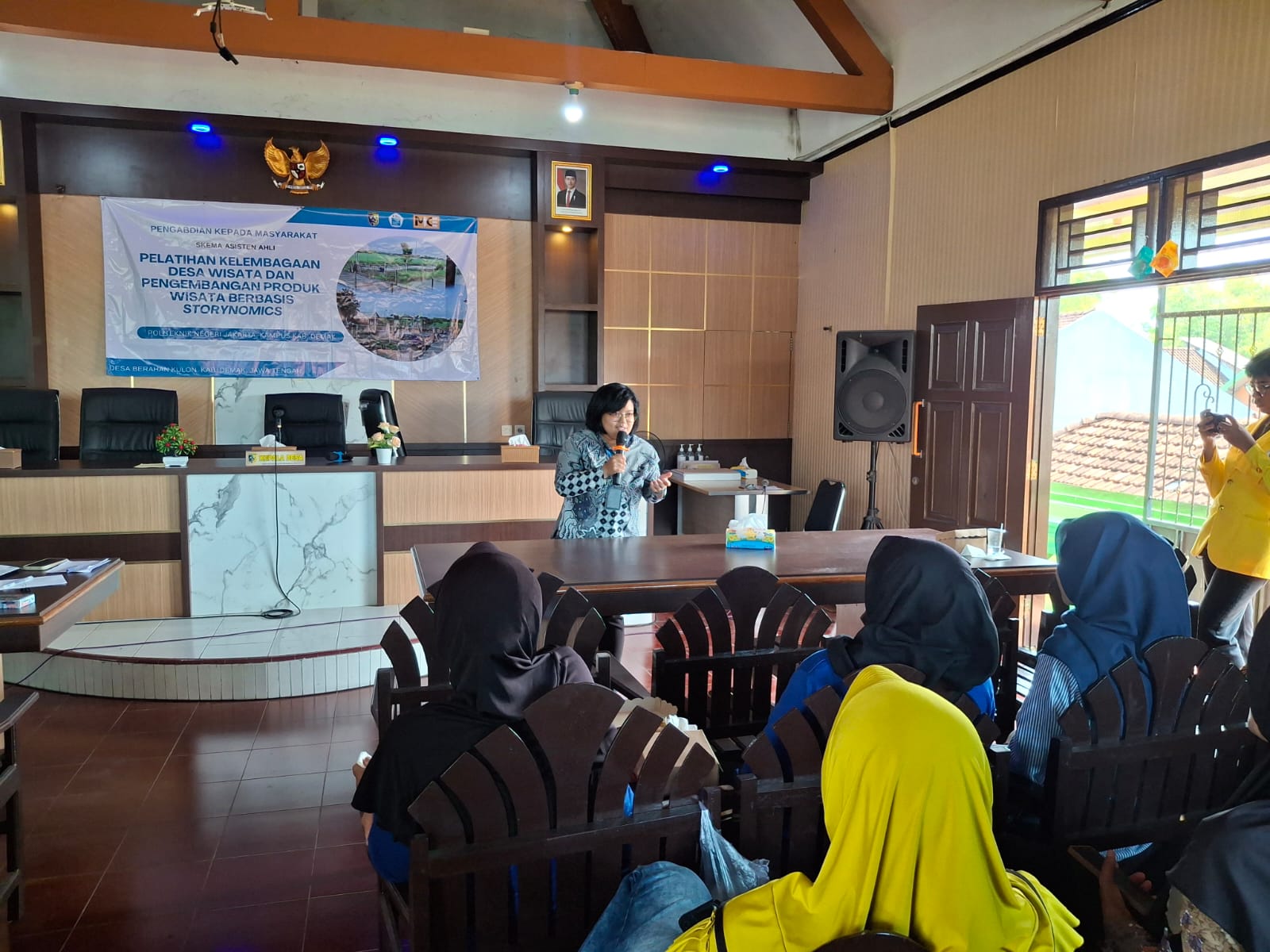 Politeknik Negeri Jakarta Latih 20 Pelaku Wisata di Desa Berahan Kulon Demak dengan Konsep Storynomics