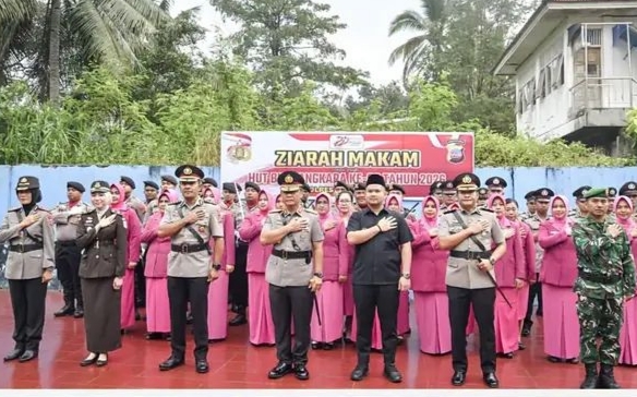 Wawako Sawahlunto dan Kapolda Sumbar Gelar Ziarah di TMP Kubang Sirakuk, Teguhkan Komitmen Pengabdian di Hari Bhayangkara