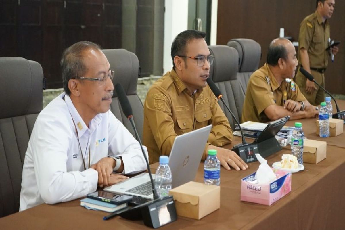 Pemkab Kotabaru Minta PLN Percepat Aliran Listrik di Dua Desa, Jalan Rusak Jadi Kendala Utama