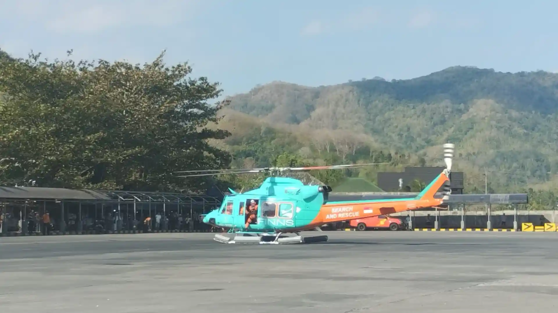 Tim SAR NTB Kerahkan Dua Helikopter Perluas Pencarian 5 Penumpang KMP Putri Yasmin, Satu Korban Tak Masuk Manifes