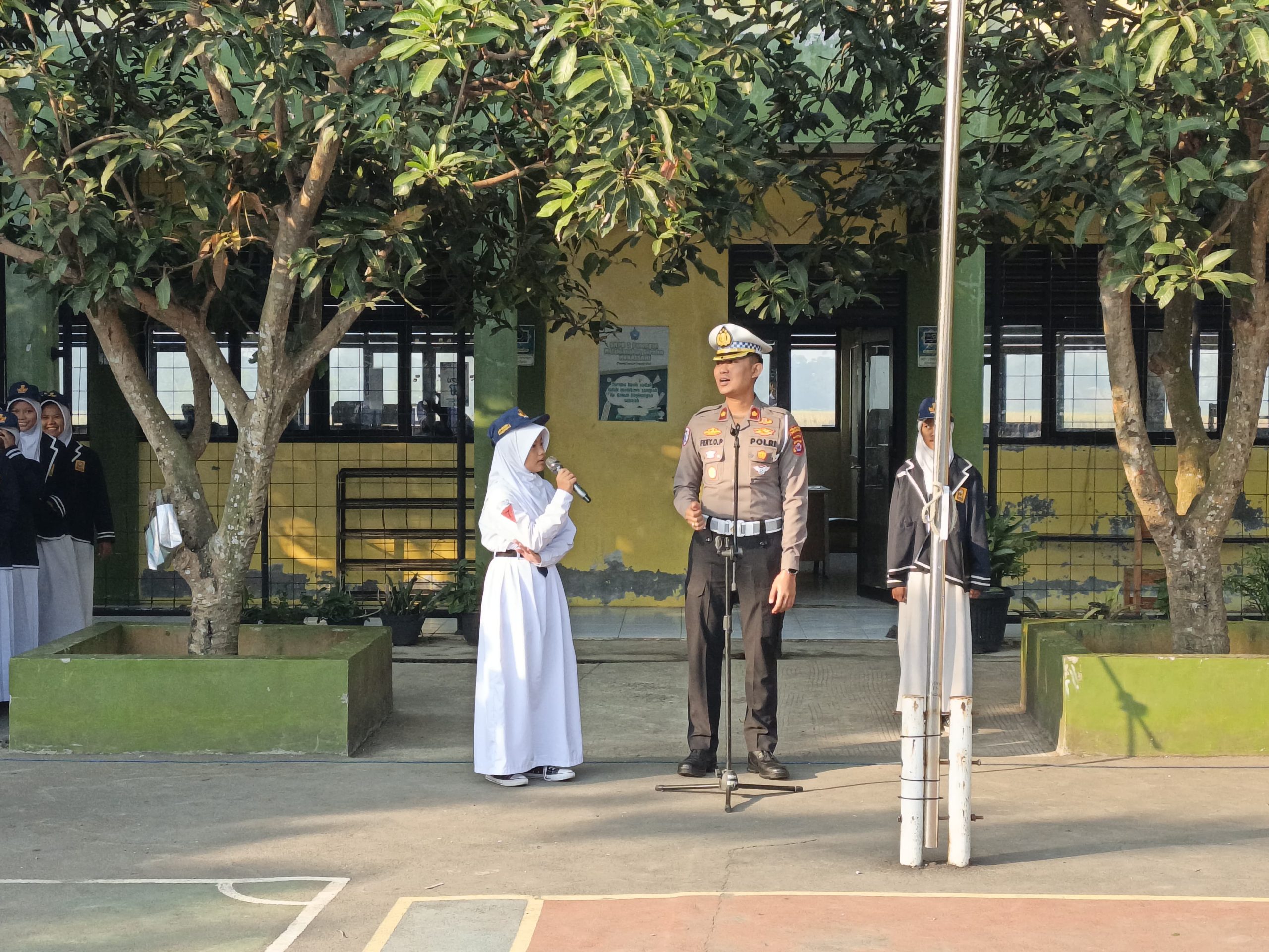 Satlantas Polresta Tangerang Edukasi 200 Pelajar SMP di Panongan Soal Aturan Sepeda Listrik dan Bahaya di Jalan Raya