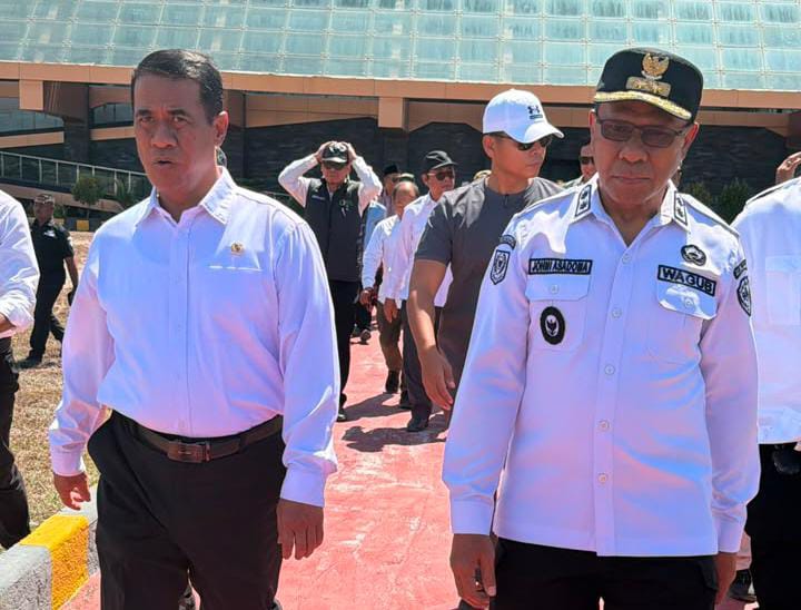Mentan Amran Janjikan Ratusan Bibit, Traktor, dan Pompa Air untuk Petani Alor demi Tekan Kemiskinan di Bawah 10 Persen