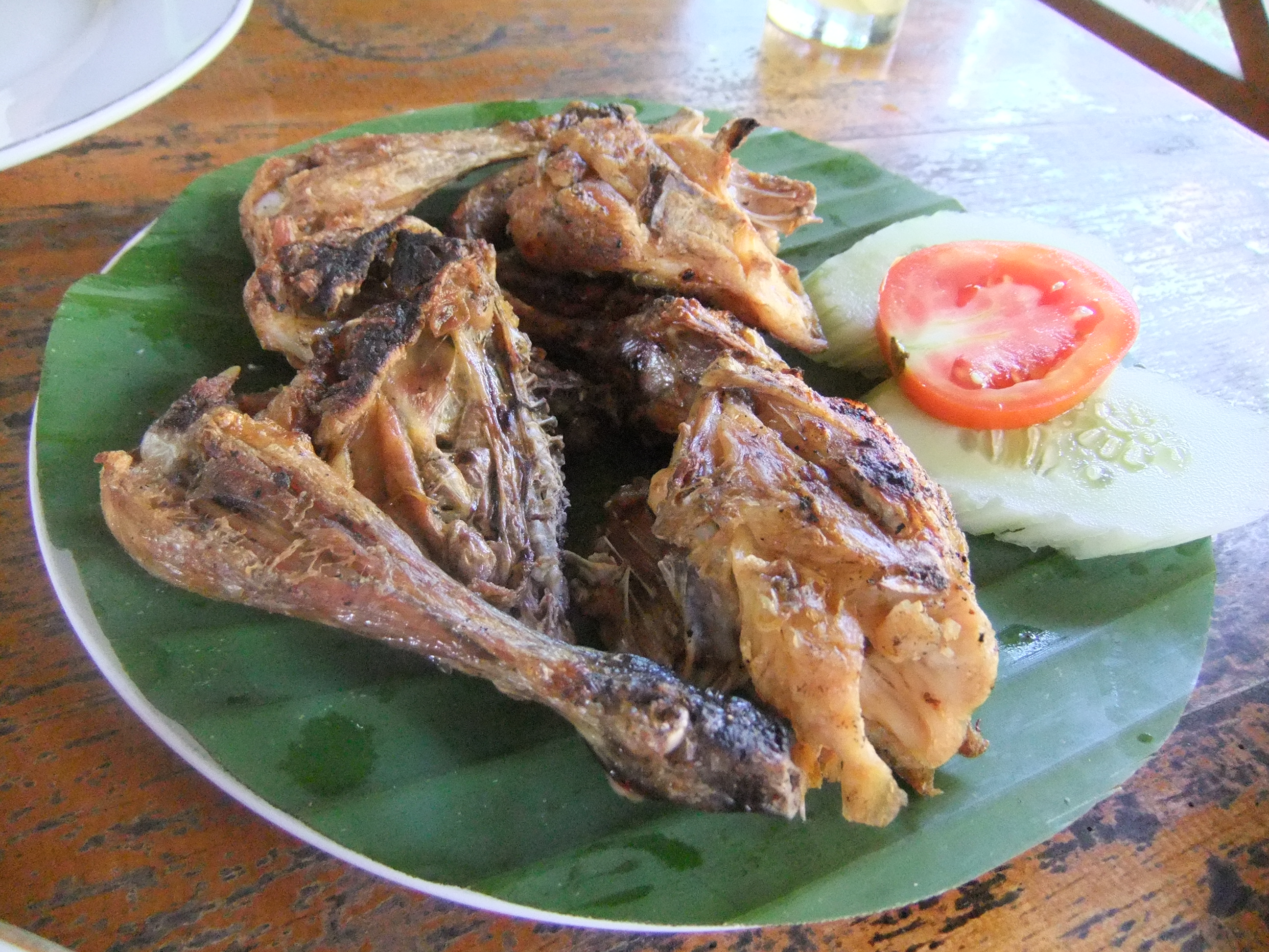 3 Kuliner Ikonik Khas Lombok: Ayam Taliwang, Plecing Kangkung, dan Sate Rembiga