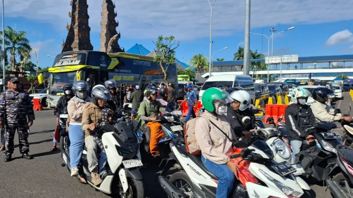 Lonjakan Kendaraan di Pelabuhan Gilimanuk Jelang Libur Panjang, ASDP Tambah Kapal Bantuan Angkut 58 Kendaraan Sekali Jalan
