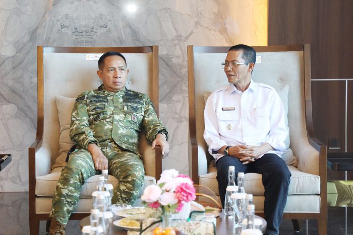 Panglima TNI Jenderal Agus Subiyanto Tiba di Batam, Wali Kota Amsakar Sambut di Bandara Hang Nadim Sebelum ke Lingga