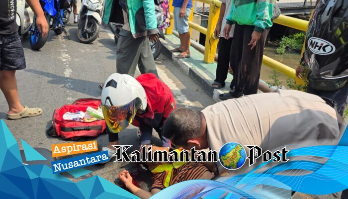 Kapolsek Banjarmasin Selatan Kompol Christugus Lirens Hentikan Mobil, Evakuasi Korban Kecelakaan di Jalan A. Yani