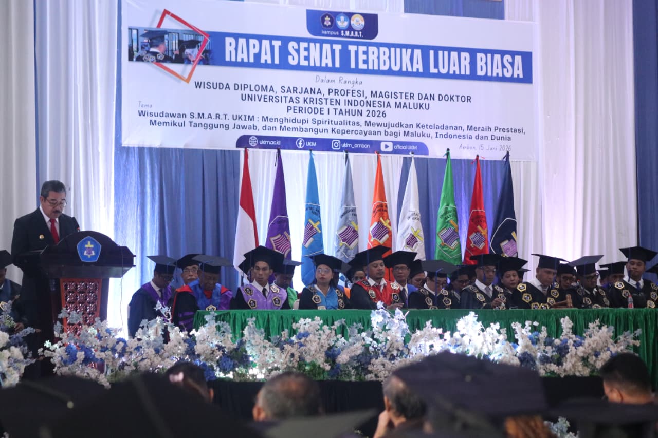 Gubernur Maluku Hendrik Lewerissa Hadiri Wisuda UKIM, 323 Lulusan Diingatkan Jadi Agen Perubahan di Era Global