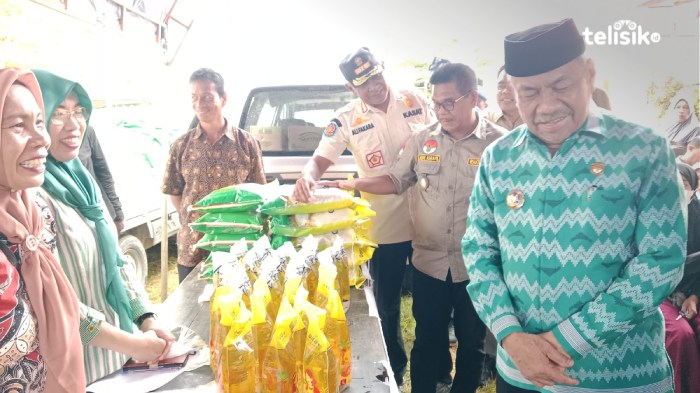 Pemkab Muna Gelar Pasar Murah di Watoputeh Jelang Idul Adha, Bupati Tinjau Langsung Harga Sembako Bersubsidi