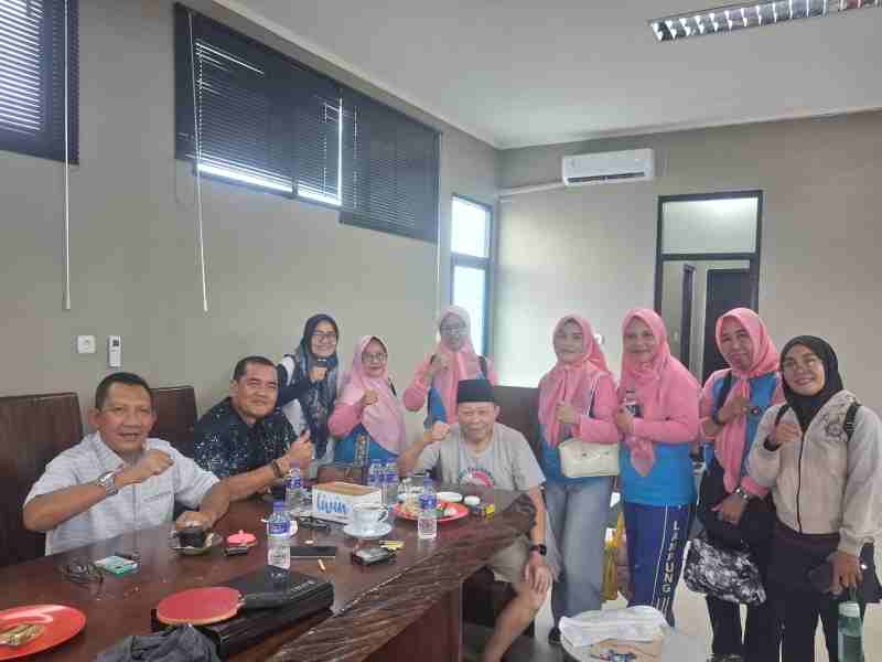 Tokoh Lampung Faisol Djausal Main Bareng Peserta Seleksi Atlet Tenis Meja Porwanas, Semangat Tim Membara