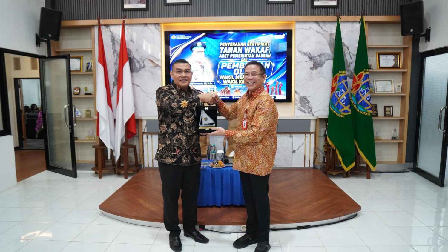 Wakil Menteri ATR Ossy Dermawan Dorong Jajaran BPN Sulbar Ubah Paradigma Pelayanan, Tak Boleh Lagi 