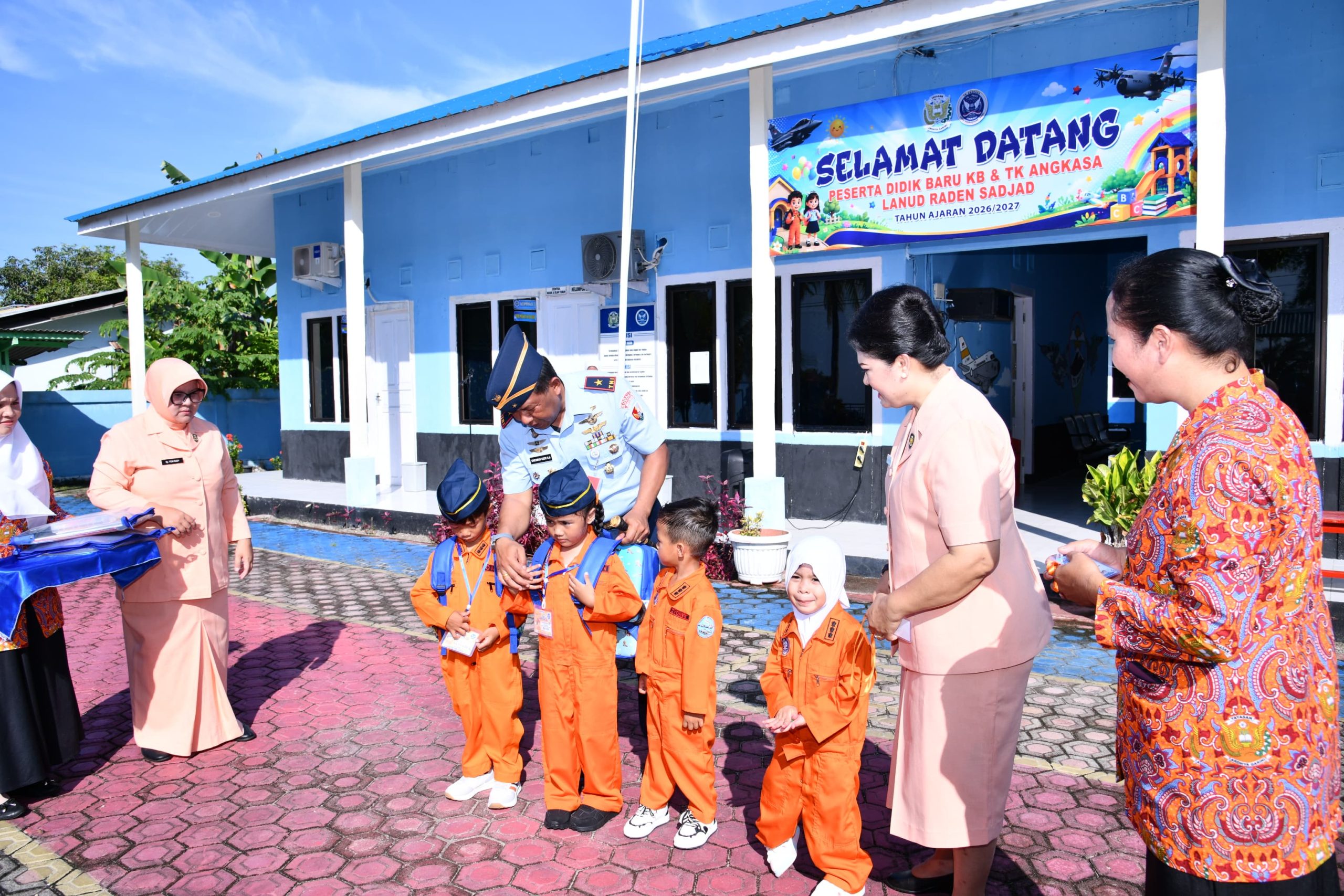 MPLS TK-KB Angkasa di Natuna Resmi Dibuka, Danlanud dan Ketua Yasarini Kenalkan PHBS ke Siswa Baru