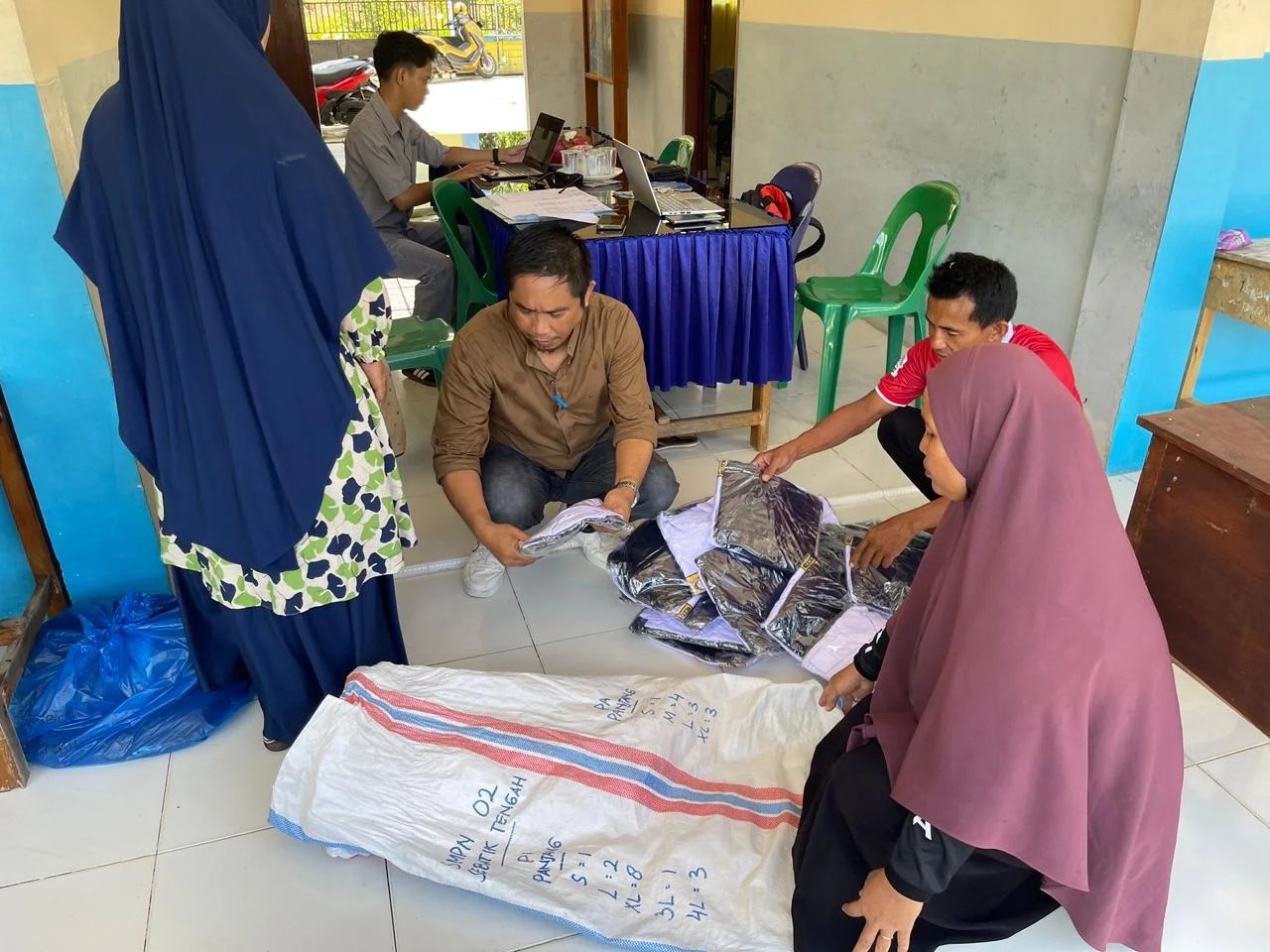 Pemkab Nunukan Bagikan 10.396 Seragam SMP Gratis ke Seluruh Siswa, Termasuk Kelas VIII dan IX