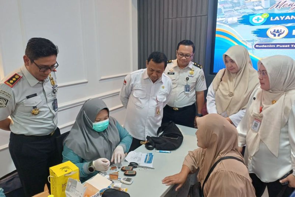 Kemenimipas Gelar Layanan Kesehatan Gratis dan Bagikan Sembako untuk Ratusan Warga Tanjungpinang