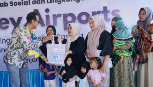 Bandara Syamsudin Noor Salurkan Bantuan Rp 319,6 Juta untuk Empat Sektor di Banjarbaru, Fokus pada Stunting dan Pendidikan