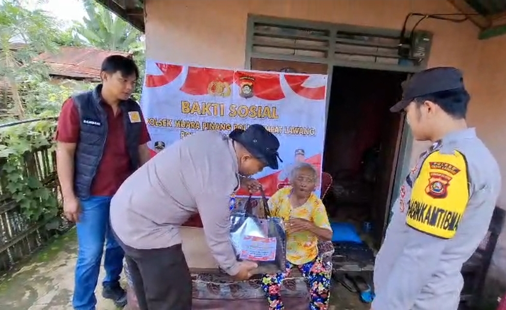 Sambut Hari Bhayangkara ke-80, Polres Empat Lawang Salurkan Bantuan Sembako untuk Lansia di Desa Lubuk Tanjung