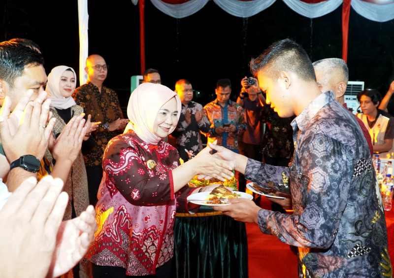 Plt Bupati Langkat Tiorita Surbakti Hadiri HUT ke-61 Yonif 100/Prajurit Setia, Tekankan Sinergi Jaga Kondusivitas Wilayah