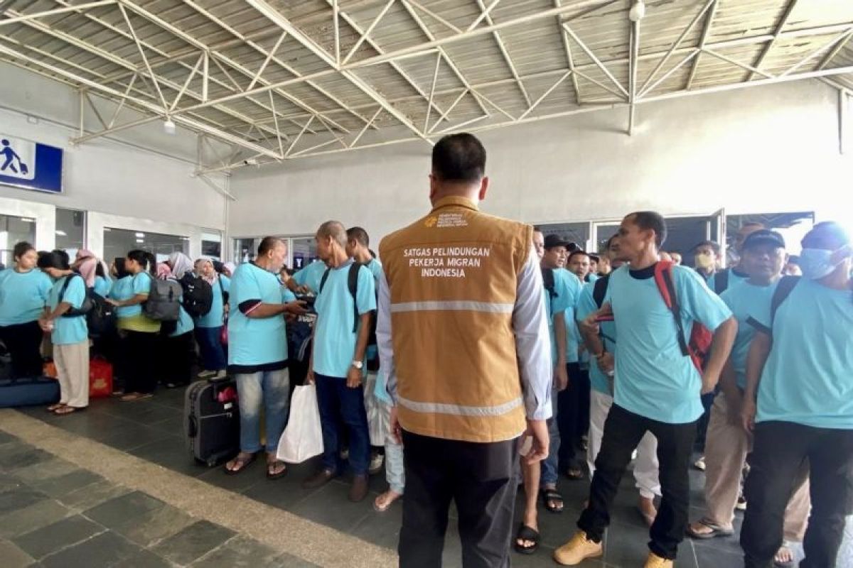 89 PMI Bermasalah Dipulangkan dari Malaysia ke Batam, BP3MI Kepri Lakukan Asesmen Fisik dan Psikis