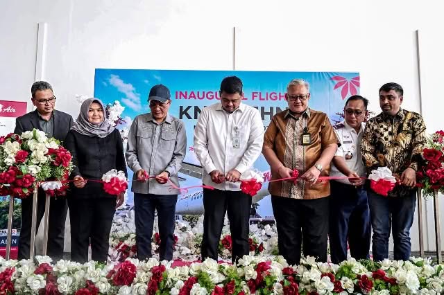 Gubsu Bobby Nasution Resmikan Penerbangan Perdana Wings Air Kualanamu–Mandailing Natal, Waktu Tempuh Dipangkas Signifikan