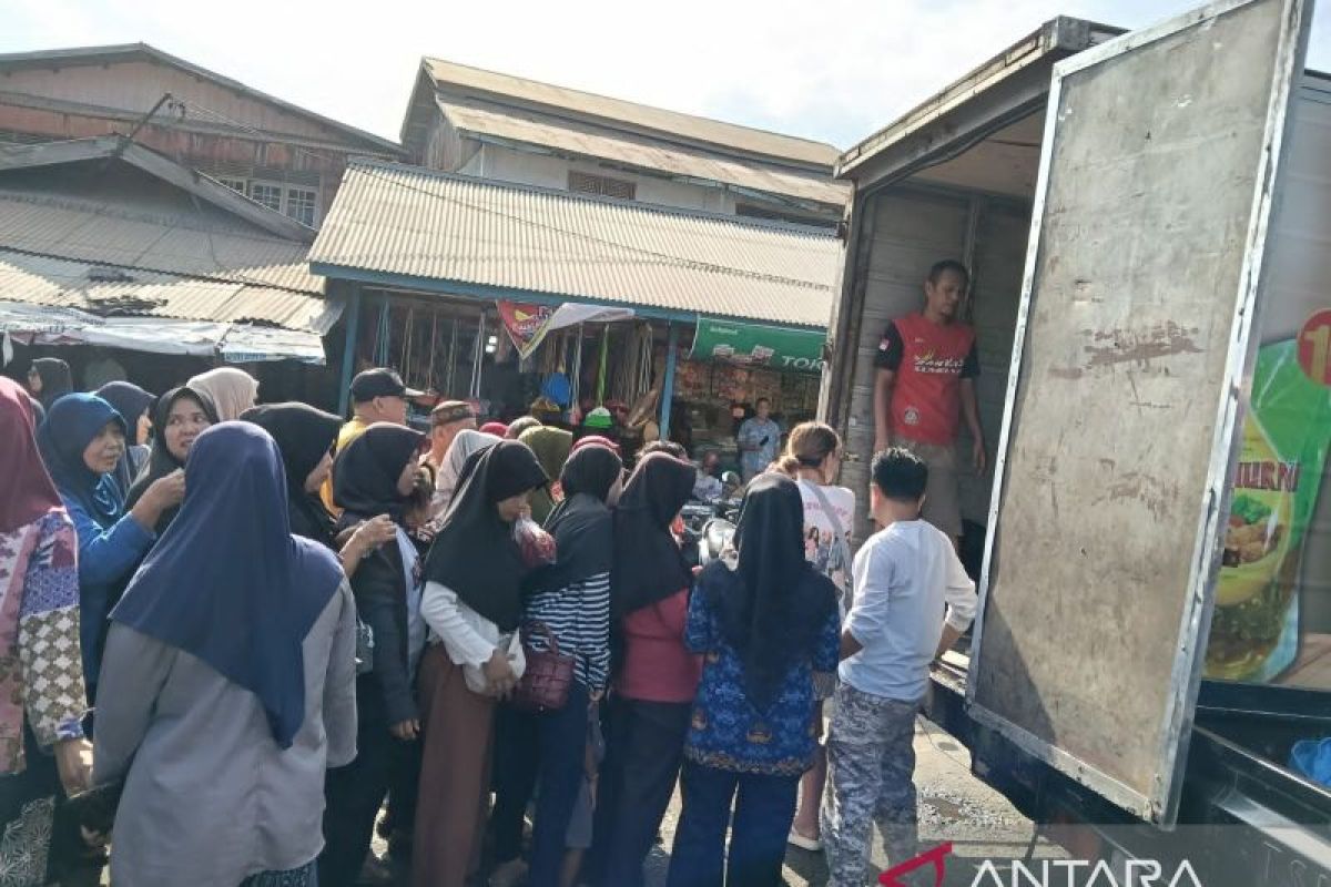 Pemkot Padang Jual Minyakita Rp 15.000 di Sembilan Pasar, Lebih Murah dari HET untuk Tekan Inflasi