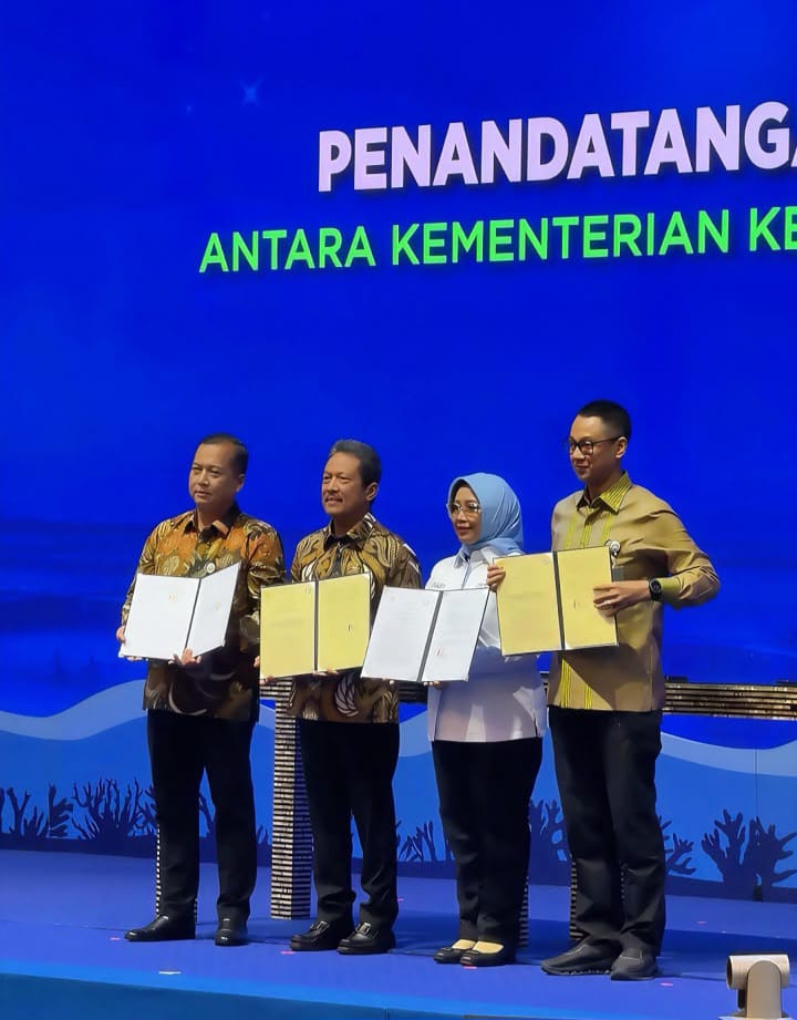 Gubernur NTB Lalu Muhamad Iqbal Teken MoU Ekonomi Biru dengan KKP, Satu-satunya Daerah yang Jalin Kerja Sama Strategis