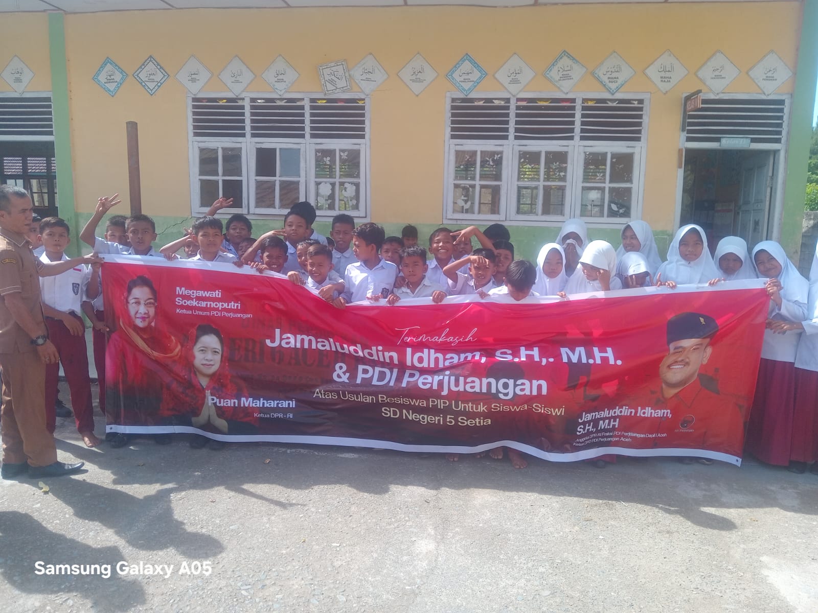 Anggota DPR RI Jamaluddin Idham Salurkan Ribuan Beasiswa PIP Tahap I 2026 untuk Pelajar di Aceh I