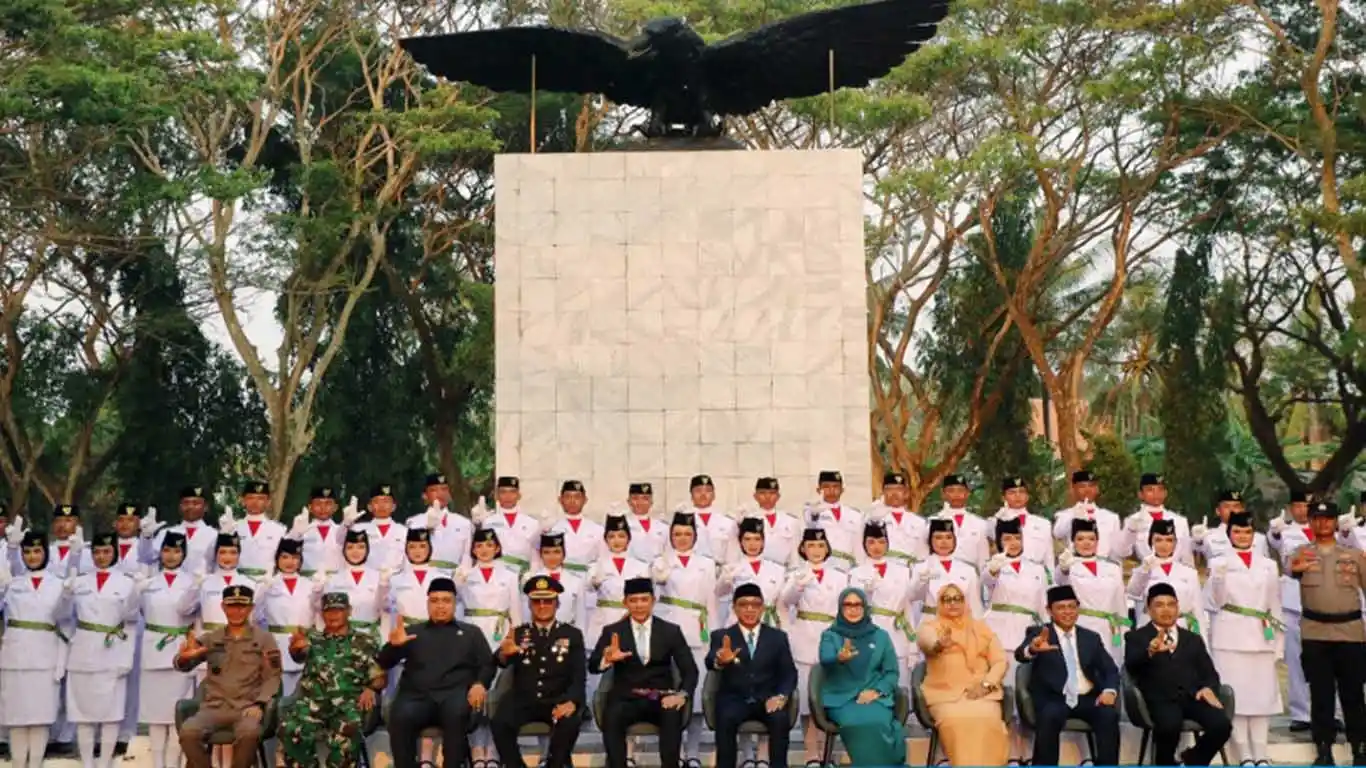 Bupati Lampung Selatan Egi Pratama Kukuhkan 42 Paskibraka di TMP Kusuma Bangsa, Lokasi Berbeda dari Tahun Sebelumnya