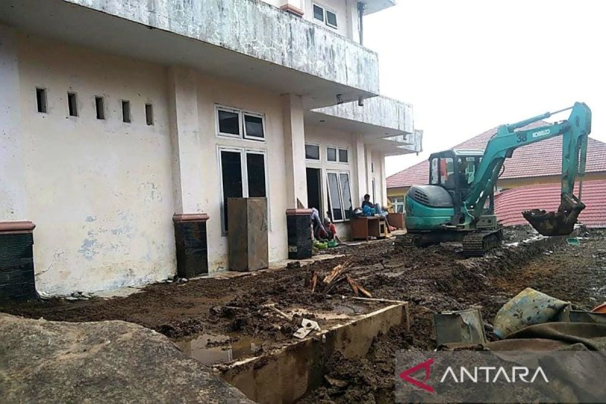Pemkab Solok Perpanjang Tanggap Darurat Banjir Bandang Arosuka hingga 12 Oktober, 513 Warga Masih Mengungsi