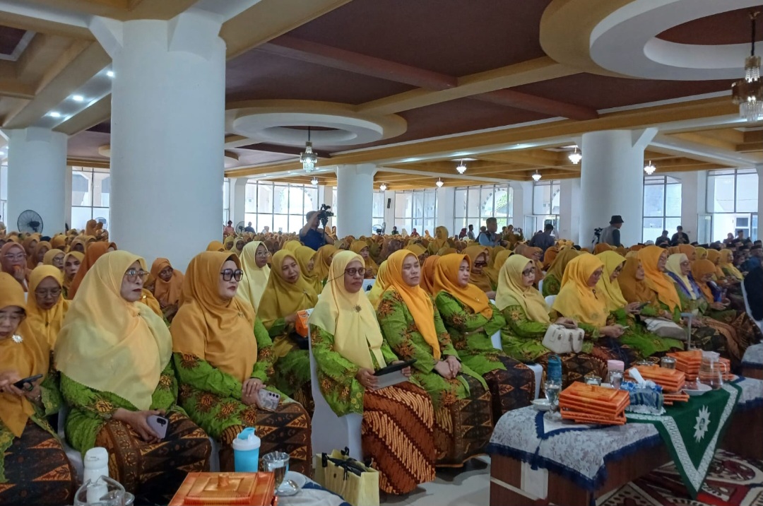 Milad ke-109 ‘Aisyiyah Sulsel di Pinrang Dihadiri 2.000 Kader, Bupati Sebut Putaran Ekonomi Daerah Bergerak