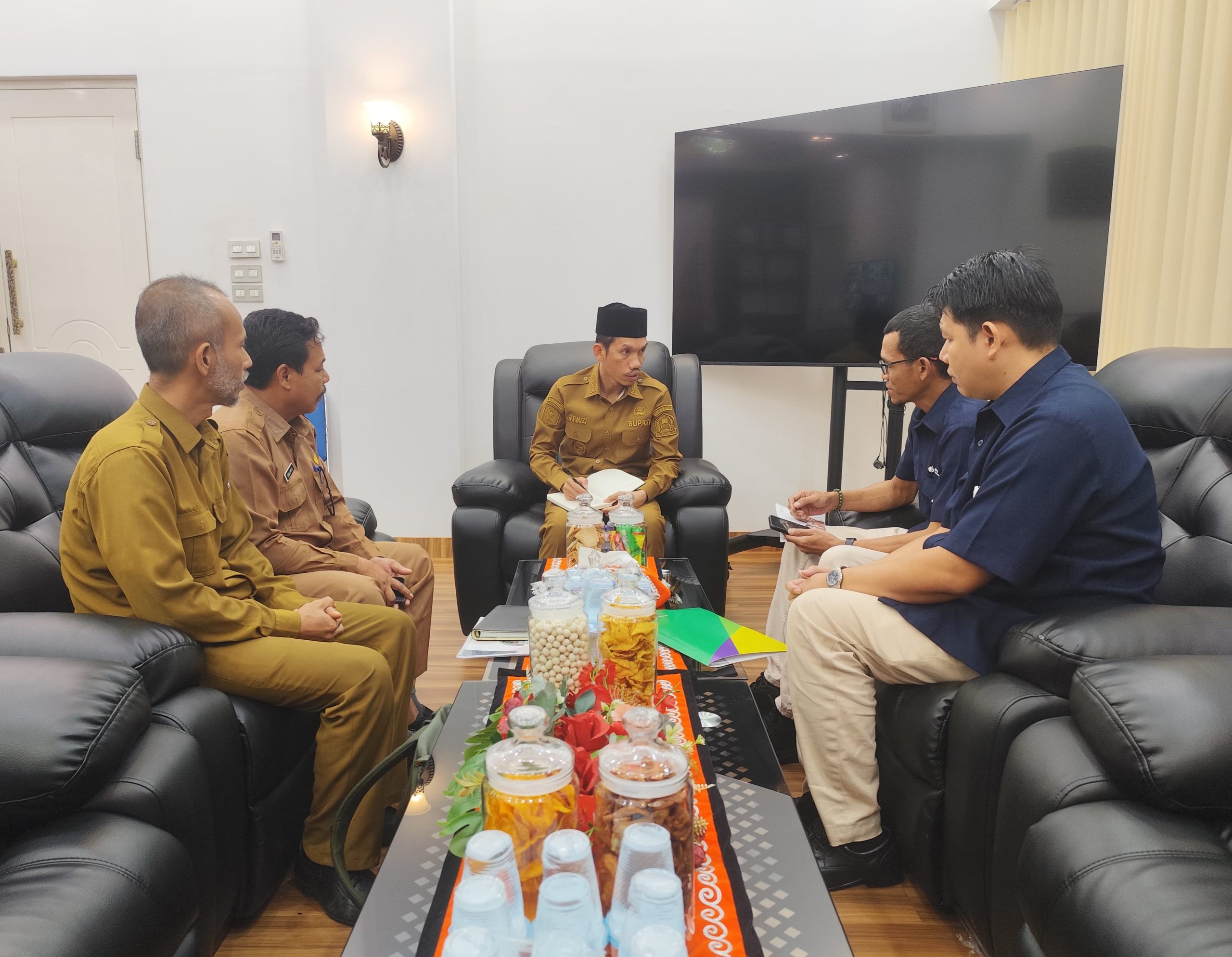Bupati Aceh Barat Terbitkan SE Perlindungan Jamsostek, Usaha Mikro hingga Konstruksi Wajib Daftarkan Pekerja