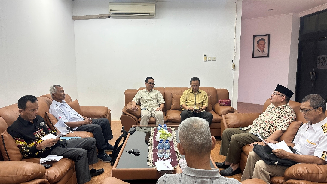 Pengurus Ikasi Lampung Temui KONI, Minta Izin Gelar Kejurprov dan Seleksi Atlet Anggar untuk PON Beladiri 2026