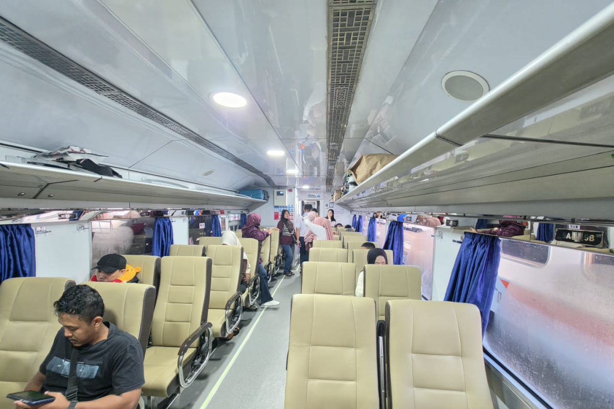 KAI Divre III Palembang Resmi Operasikan Kereta Ekonomi Premium KA Rajabasa, Tarif Tetap Rp32.000