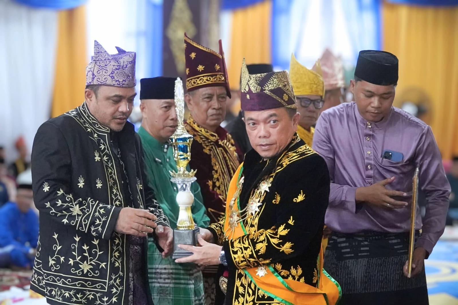 Gubernur Jambi Al Haris Dorong Kamus Bahasa Melayu dan Pelestarian Bukit Siguntang di Puncak Hari Adat 2026