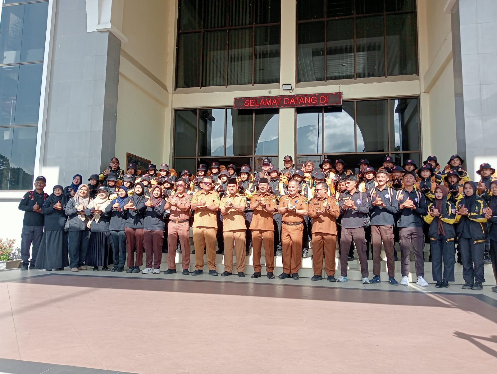 Bupati Pasaman Lepas Kontingen Pramuka ke Jambore Cibubur, Titip 4 Pesan Penting untuk 35 Anggota