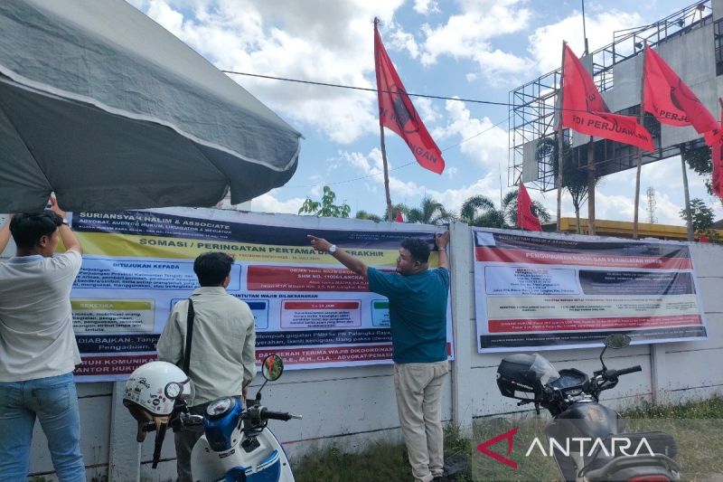 Sengketa Eks Kantor DPD PDIP Kalteng Memanas, Kuasa Hukum Atu Narang Pasang Spanduk Peringatan Hukum