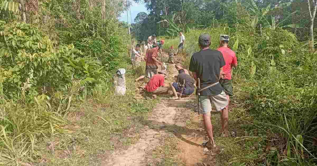 Gotong Royong Desa Dekha di Nias Bersihkan Lingkungan, Jadi Inspirasi Desa Lain