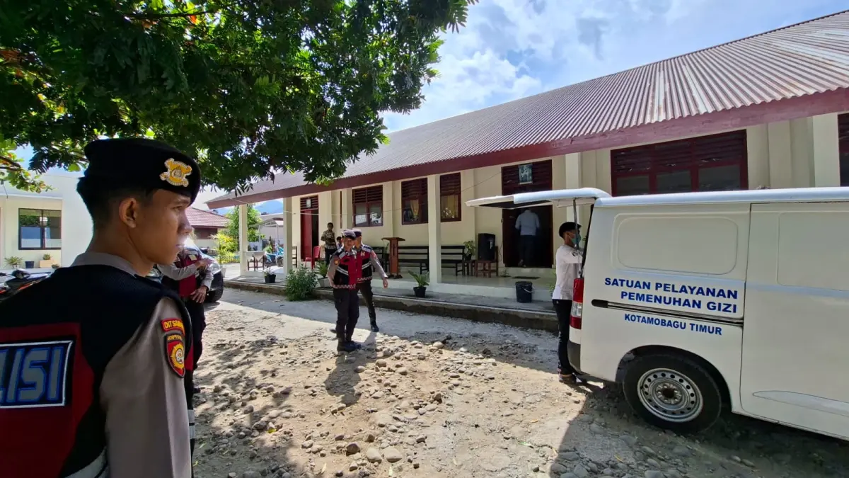 Tim Pantera Polres Kotamobagu Turun ke SMK Kristen Awasi Penyaluran Makan Bergizi Gratis untuk Pelajar