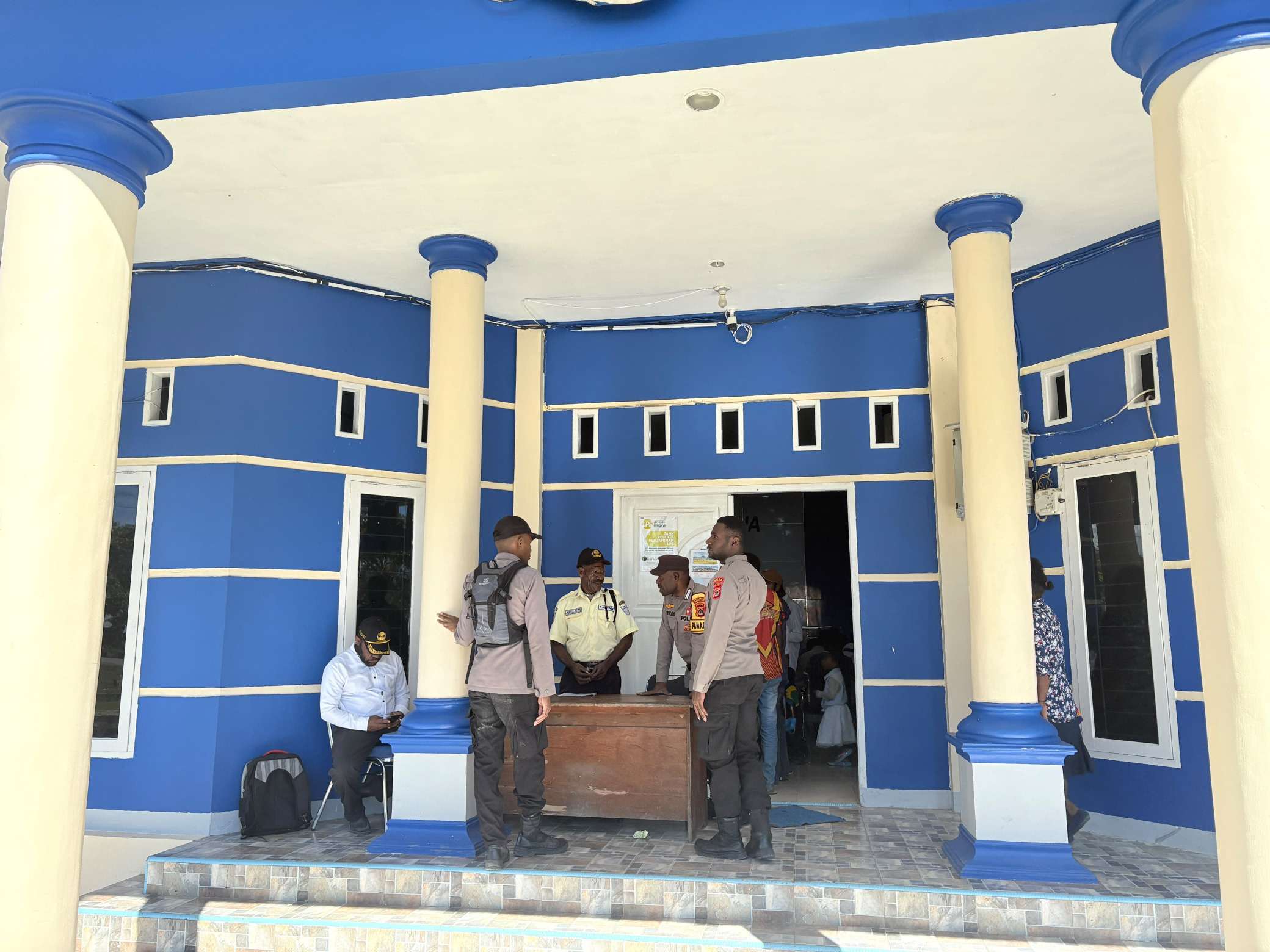 Polres Mamberamo Tengah Patroli Preventif ke Bank Papua hingga Pasar Sentral Kobakma, Situasi Kamtibmas Kondusif