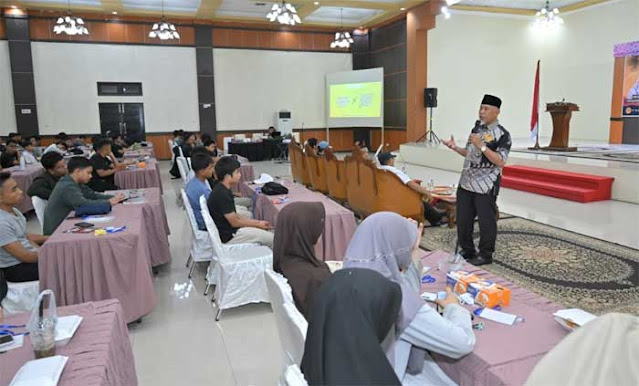 Gubernur Sumbar Mahyeldi Ansharullah Tekankan Pemuda Harus Berkarakter dan Miliki Daya Saing di Youth Smart Camp Padang Panjang