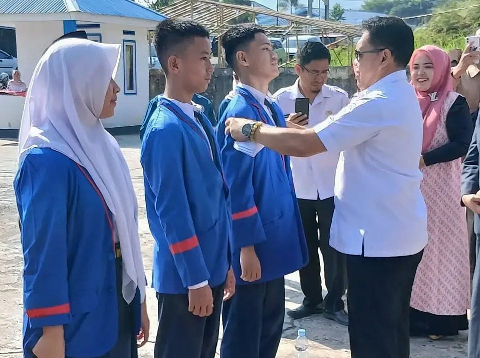 7 Pelajar Lebong Raih Beasiswa SMA Kebangsaan Lampung, Bupati Azhari: Kalian Duta Daerah
