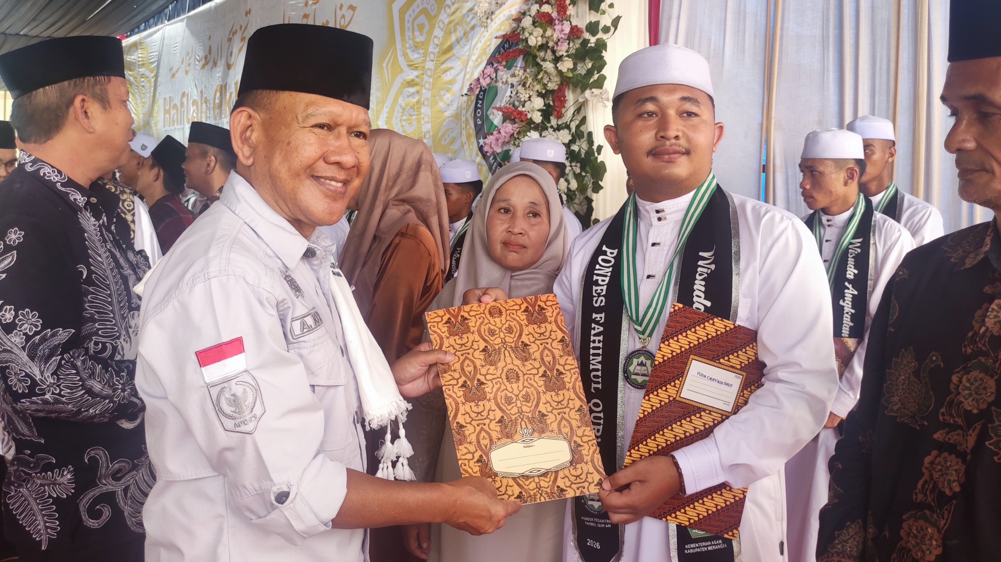Wabup Merangin Khafidh Beri Pesan ke 33 Santri Wisudawan: Jadi Motor Penggerak Kebaikan, Bukan Sekadar Hafal Qur’an