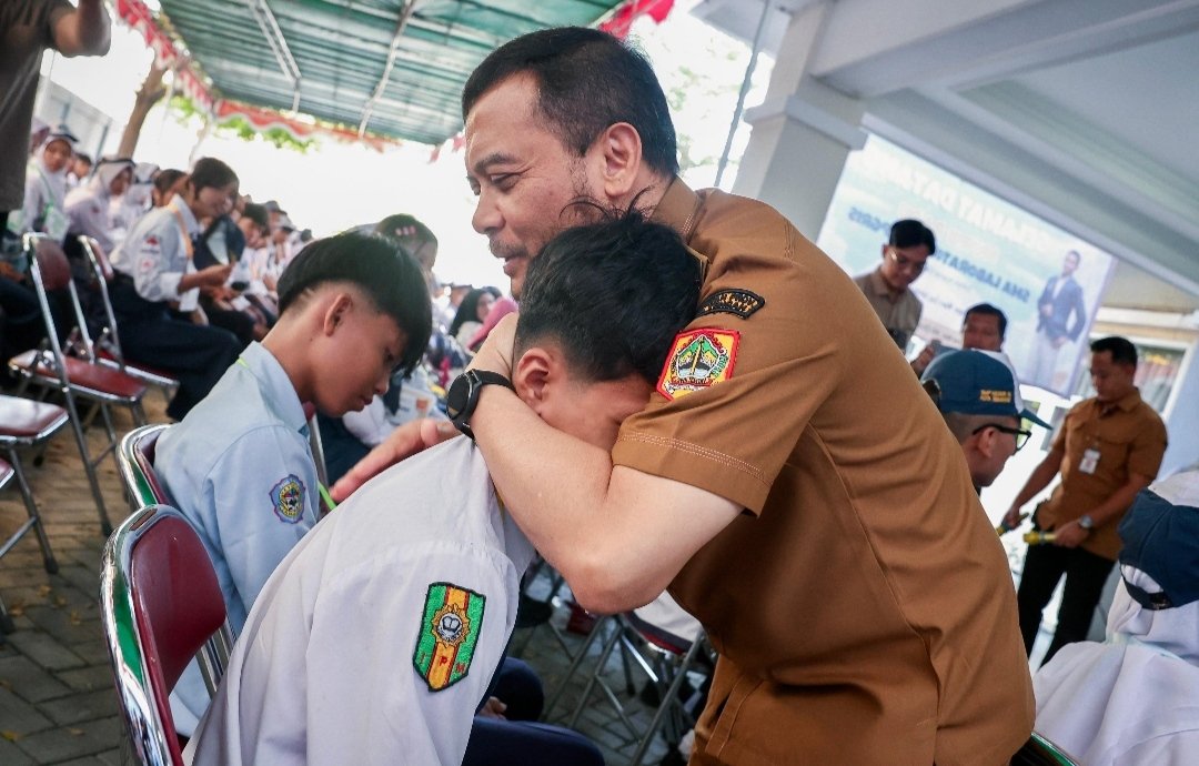 3.663 Anak dari Keluarga Kurang Mampu di Jawa Tengah Diterima Lewat Program Sekolah Kemitraan, Gubernur Ahmad Luthfi: Ora Usah Minder
